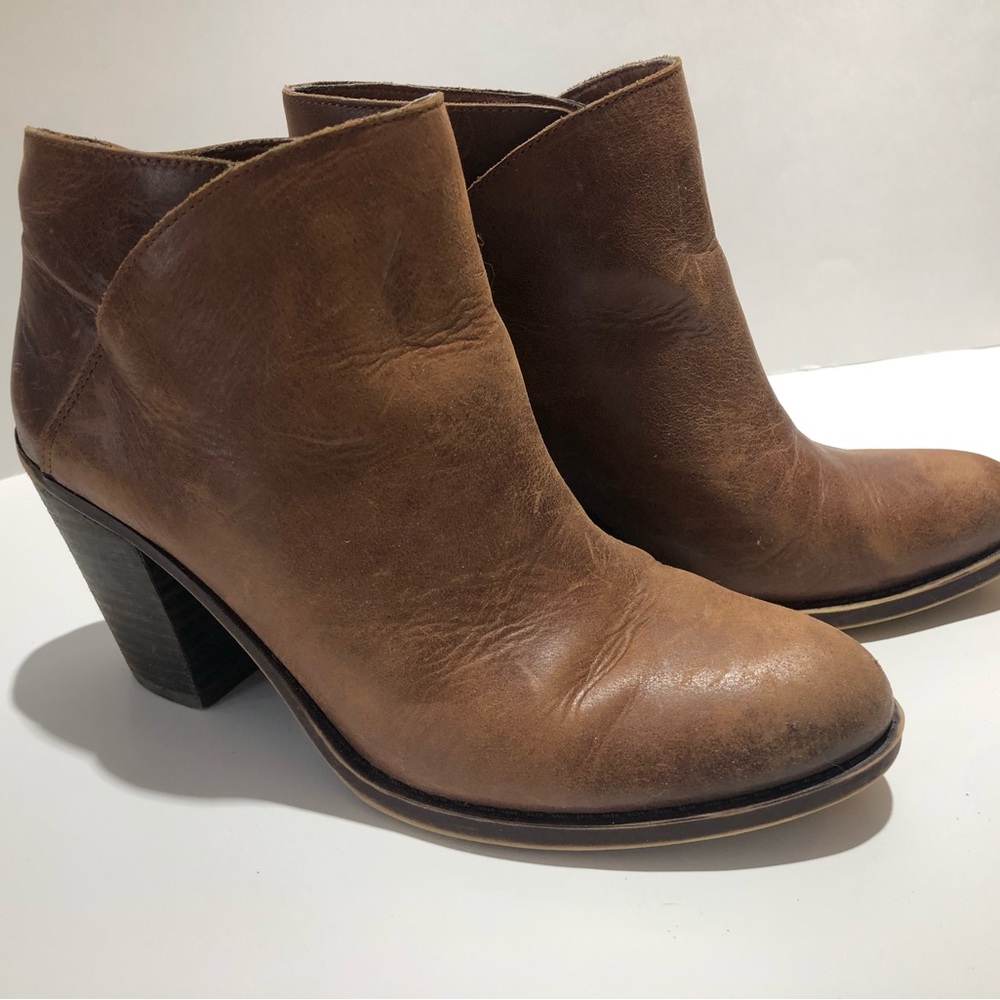 Lucky Brand 8 brown leather ankle boots booties high heel